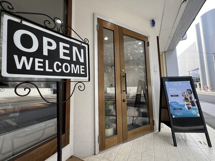 hair GLOW by Desirの写真