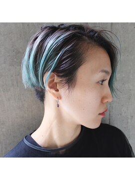 ビビト(bibito) bibito ターコイズ 切りっぱなしなツーブロックボブ