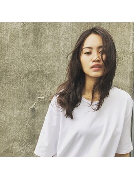 デフィー(DEFY) ベリー系セミディースタイル