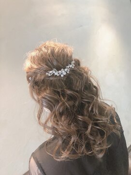 ヘアーシグネチャー(Hair Signature) ドレスアップ パーティーヘアー