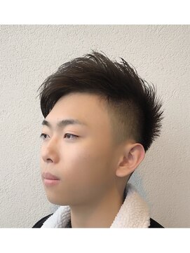 ヘアーデザイニングアリュール(Hair Desining ALLUЯE) アシメソフモヒスタイル