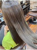ブリーチ必須のアッシュベージュ