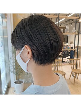 エレン(E L E N) 丸みショートボブ × アイロンいらず