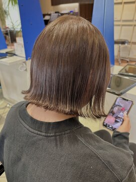 ハイマインド(HIGH MIND) 赤みが気になる方におすすめ！オリーブベージュカラー♪