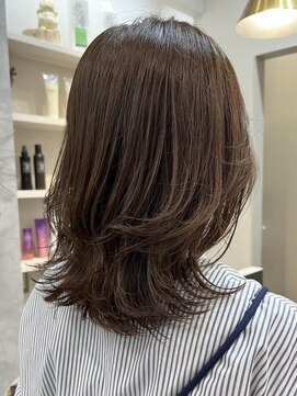 ポジ(poji) ミディアム　ミディアムレイヤー　セミディ　地毛風カラー