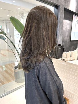 リリアン(rilliant U’s brilliant) 柔らかミディレイヤー×シルキーグレージュ