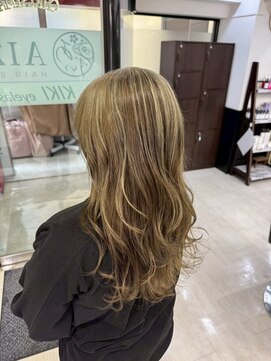 アイズ 本厚木(AIZU) 白髪ぼかしカラー ブリーチ