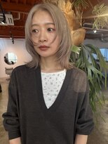 マド(Mado) White beige ×レイヤー