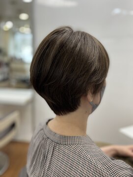 ムーア(MUA) 大人ショート