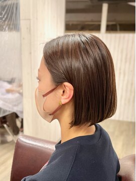 アンプリュス リアン(1+ Unplus lien) 耳かけ切りっぱなしボブオリーブベージュ/前下がりボブ/亀戸