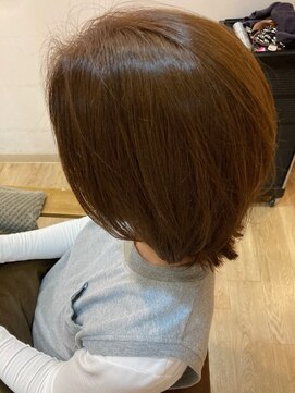 グランバイ アトリエドングリ(Grand × AtlierDonguri) お客様髪質改善データ1122(切りっぱなしボブ)