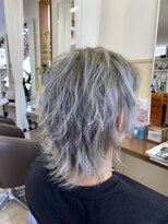 コアフィールフィス(COIFFURE fils)&nbsp;新規お得クーポンあり【見附　今町】外ハネシルバーヘア