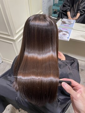 ロロ(ro-ro) 【恵比寿 ro-ro】保水、保湿、しっとりまとまる潤艶髪