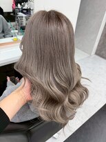 アリープアウル(ALEAP owl)&nbsp;艶髪/ロング/レイヤーカット/シルバーグレージュ