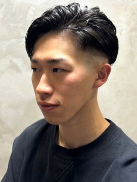 ディスイズバーバーサード(THIS IS BARBER 3rd) スキンフェード 毛流れパーマ ハーフアップバング