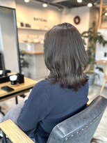 バトー バイ トリコ 船橋北口店(BATEAU by tricot)&nbsp;ミディアムレイヤー×オリーブグレージュ