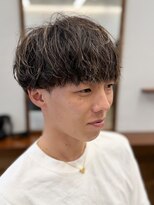 ニュートラル(Neutral)&nbsp;緩めニュアンスパーマ金メッシュ