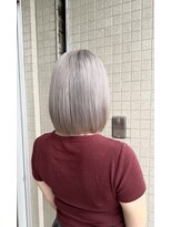 イツモノトコロ(kami to zakka) 【イツモノトコロ】ホワイトシルバー×ボブ