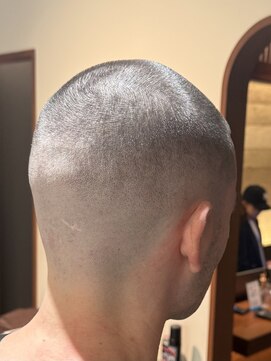 フランクス バーバー ウエストトウキョウ 吉祥寺店(FRANK’S BARBER WEST TOKYO) 波巻きツイストスパイラルリバースセンターパートパH