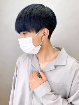 アイティーバイアルバム 藤沢店(IT by ALBUM) ダークネイビー_アップバングコンマヘアスキンフェード_ba397521