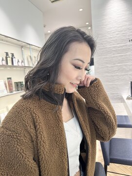 ステア ケース(stair case) バレイヤージュ　グレージュ強め