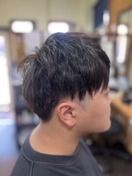 レヴィゼ メンズ・ベリーショートツーブロックフェザーパーマ