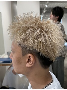 オーシャントーキョー 原宿(OCEAN TOKYO) 刈り上げブリーチベージュスパイキーショート