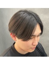 まっすぐすぎない、自然でキマるメンズストレート