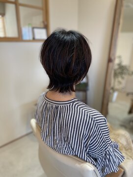 アカリ(acari) ショートウルフ