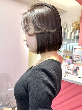 顎ラインの大人ミニマルボブ