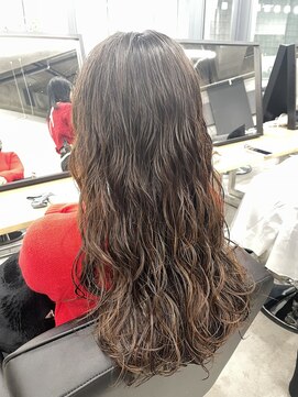 アウラ(AURA) ロングパーマウェーブパーマ