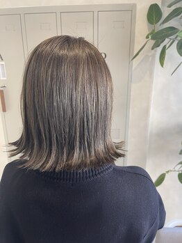 レア(LEA)の写真/髪のお悩みを解決！白髪染めで全体を明るく◎白髪ぼかしもご対応可能です！