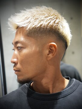 メッツ 原宿(METS) MEN'S/ハイトーン×アップバングショート×フェード