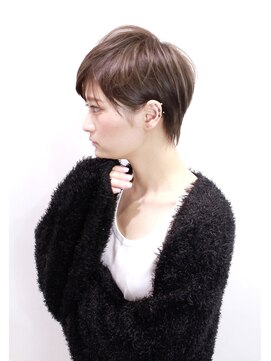 トルネード(TORNADO) 外国人風ショートボブ ハイライト 暗髪グレージュ　白髪ぼかし