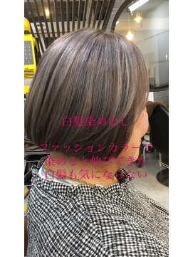 アキコ(AKIko) 白髪活かし