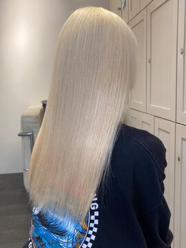 ベレーザ 渋谷(BELEZA) 3689グレーベージュミルクティーアッシュハイトーンカラーロング