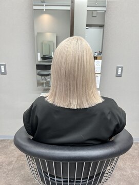 リングバイモアムー(Ring by Moremuu) ホワイトブロンド