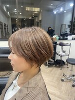 ハーツ(Heart's)&nbsp;白髪ぼかしハイライト大人ショート