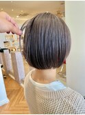 大人かわいいマッシュショートボブグレージュ