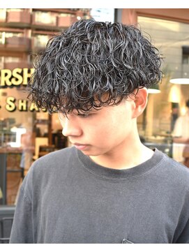 フリーク バーバーショップ 都島店(FREAK BARBER SHOP) 波巻き プードル メンズパーマ