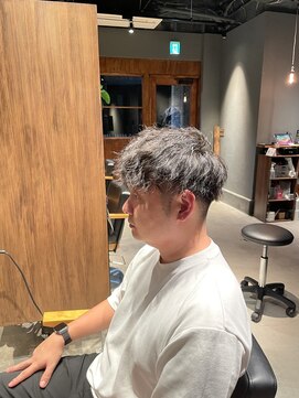 アンドワークス 2nd(&WORKS) 大人メンズのツイストスパイラルパーマ