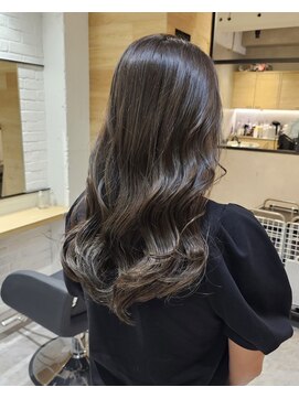 エイト 福岡天神店(EIGHT fukuoka) オリーブグレージュ