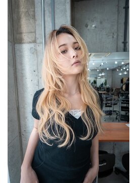 レイヤーカット/フェイスレイヤー/ブロンドヘア/ブリーチ/表参道