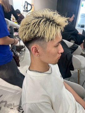 メンズサロン キング 高槻店(Men’s salon K!ng) メンズカット/ブリーチ/ニュアンスパーマ/メンズハイライト/眉毛