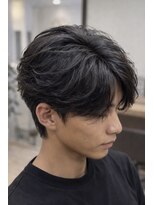 ロア(Roa.)&nbsp;フェザーショートパーマ　メンズセンターパート