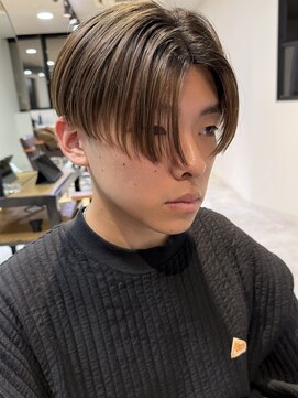 リコ ヘアアンドリラクゼーション 名駅店(LICO HAIR&RELAXATION) 前下がりセンターパートヘア 名古屋駅/メンズ/眉毛