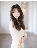 バグズ(Baguz) 韓国風ロングレイヤー×くびれウェーブ×透明感アッシュブラウン