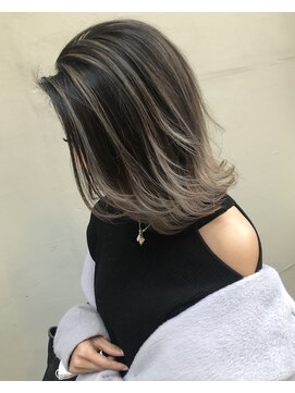 メリー(merry craftsman's factory) バレイヤージュショートことりベージュハイライトグレージュ