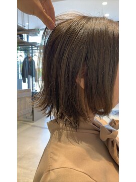 クルニエ(crenier) crenierで作るグレージュのレイヤーボブ●