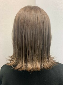 カルテット(Quartetto) 切りっぱなし/ハイライト/ケアブリーチ/白髪染め[八王子駅]